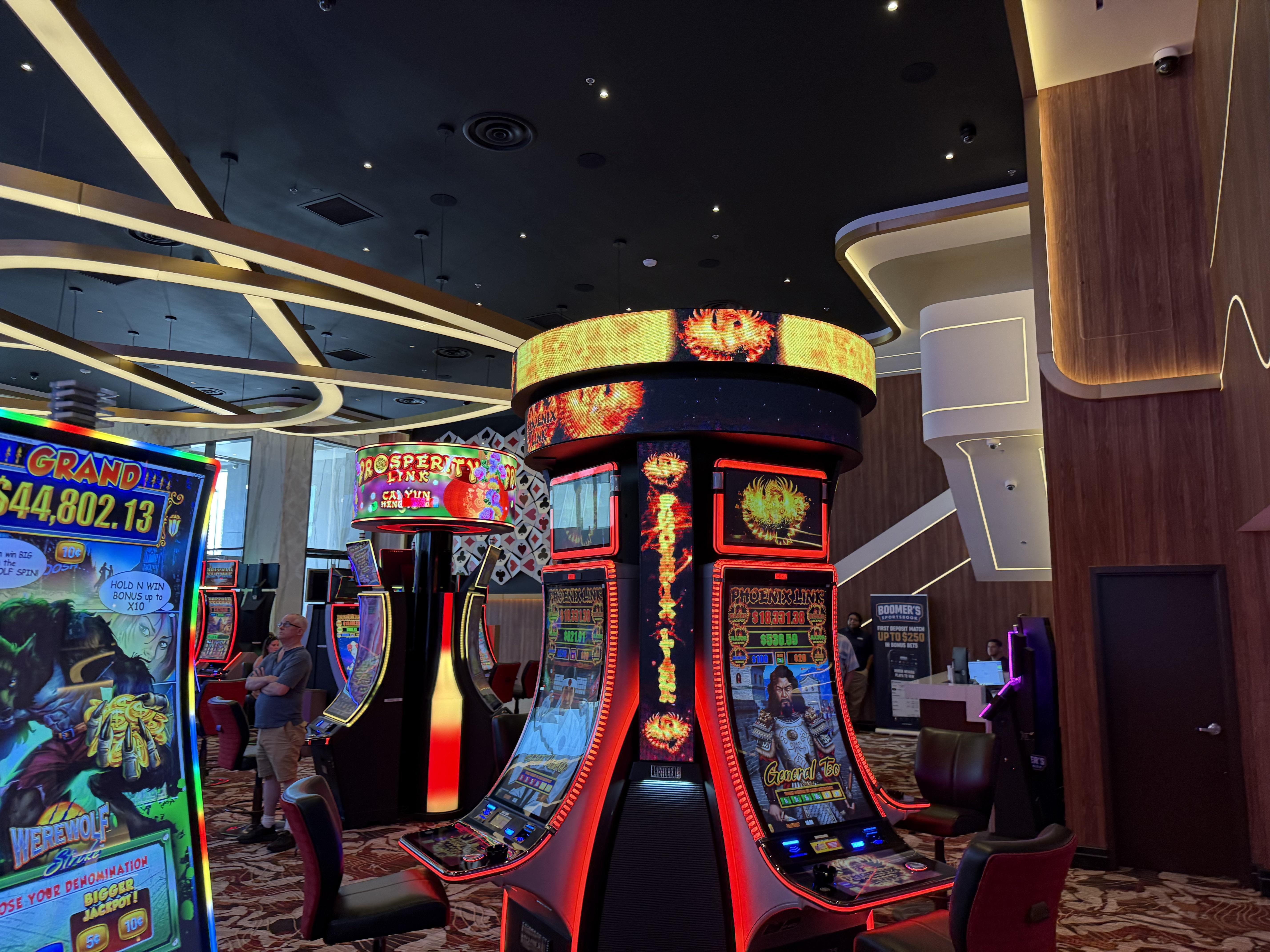 Een lounge-avond met casino-thema in een gezellige restaurantomgeving